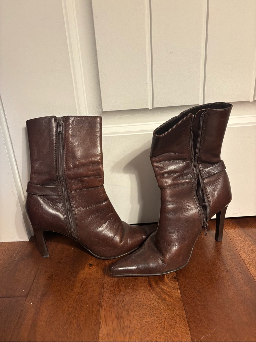 Steve Madden Brown Pointed-Toe Mid-Calf Leather Heeled Boots - Picture 2 of 4
